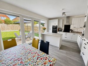 Kitchen_88VV (1)- click for photo gallery